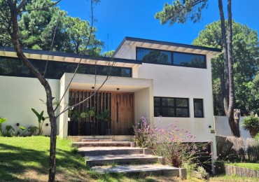 Casa moderna en maravilloso entorno de bosque para 5 personas
