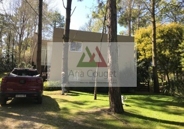 Lindisima casa con pileta en el bosque de Carilo.