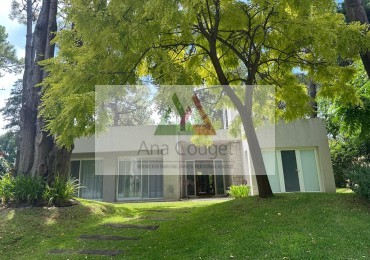Impecable casa en Carilo, lista para entrar!
