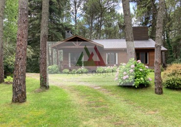 Pintoresca cabaña en el bosque de Carilo